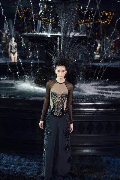 Look 26